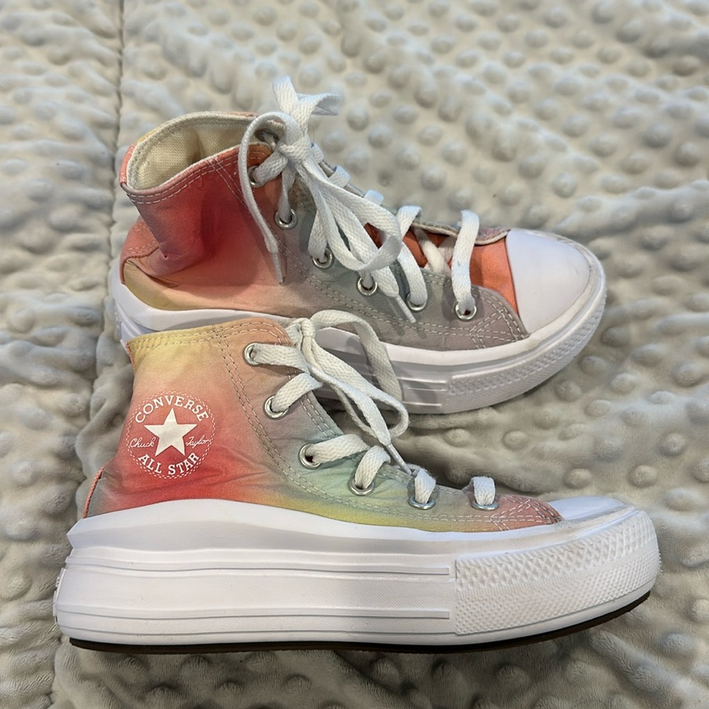Girls Converse size 1